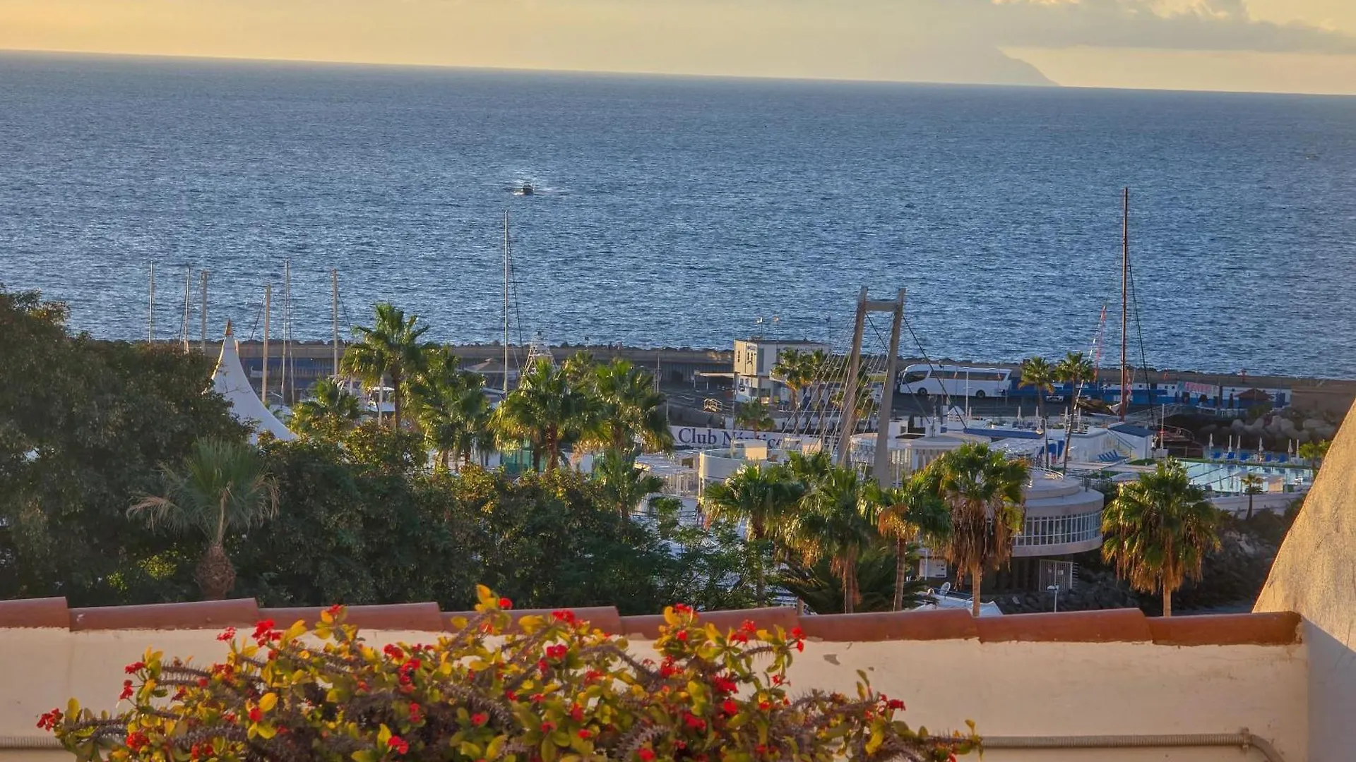 Aqua Sun Los Geranios By Helloapartments Costa Adeje Daire